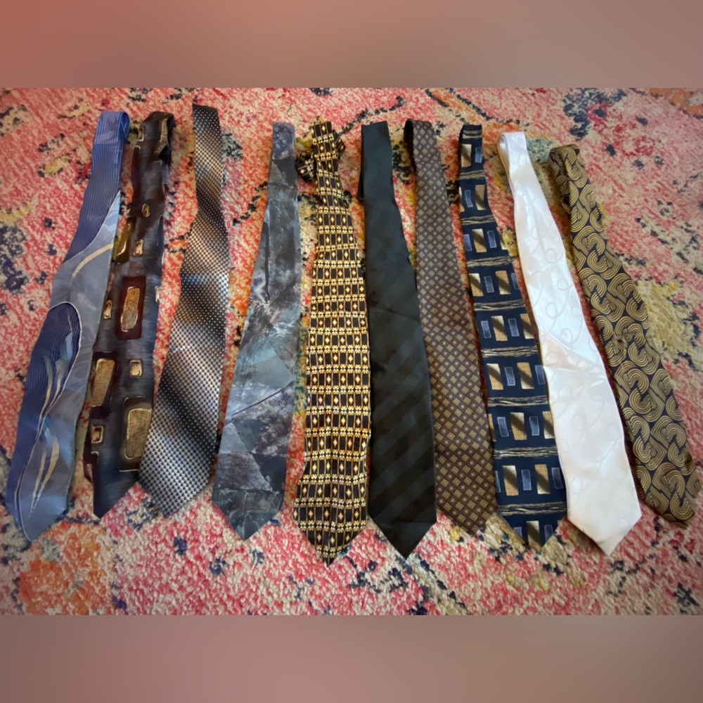Tons of men’s Neck Ties !